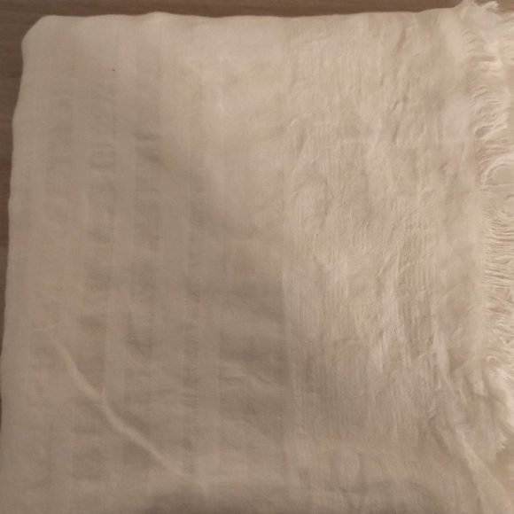 White Zara Lightweight Blanket Scarf/Shall - Picture 4 of 10